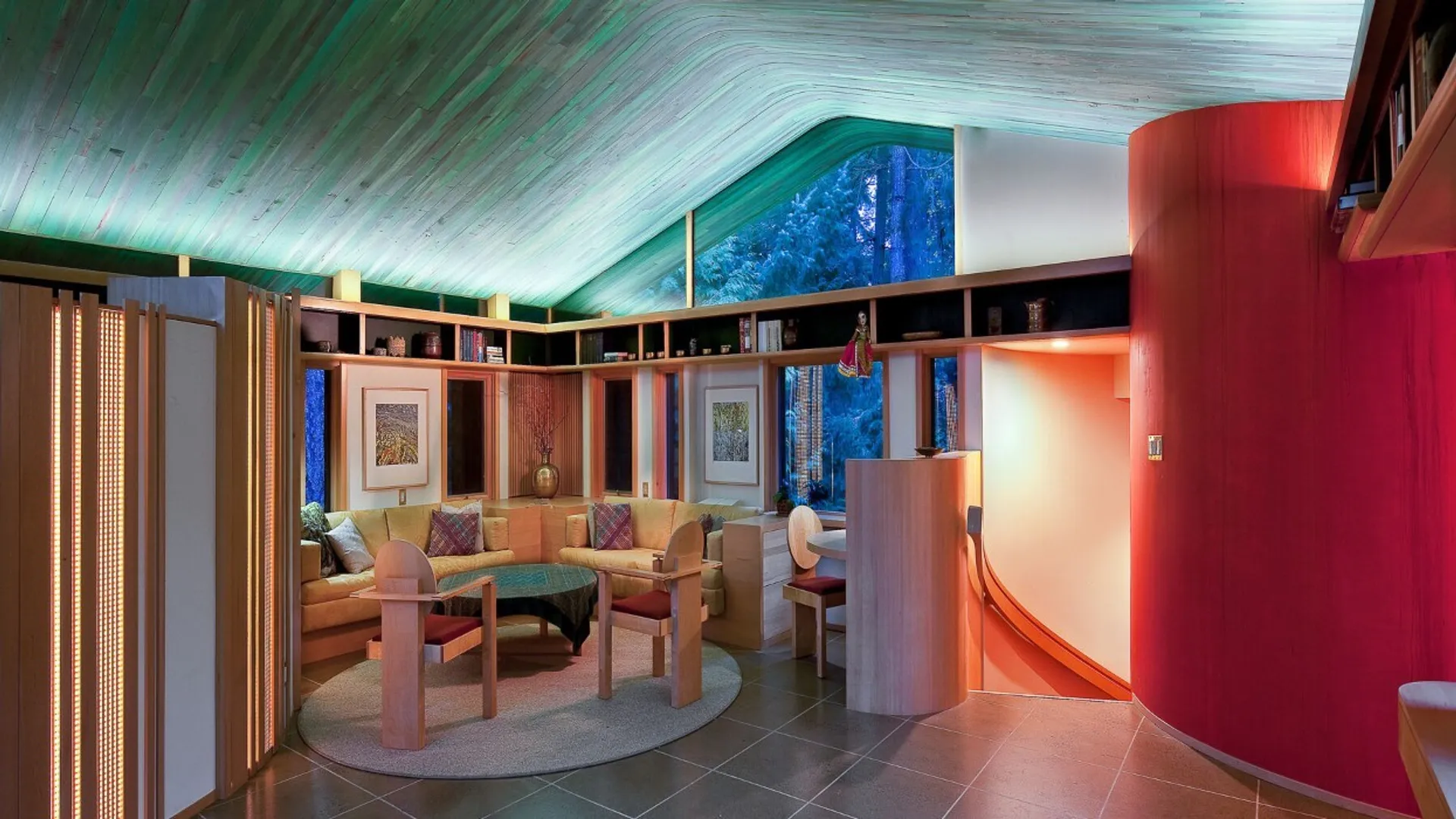 203 Goward Road — interior of the Hunter Residence designed by Richard Hunter.